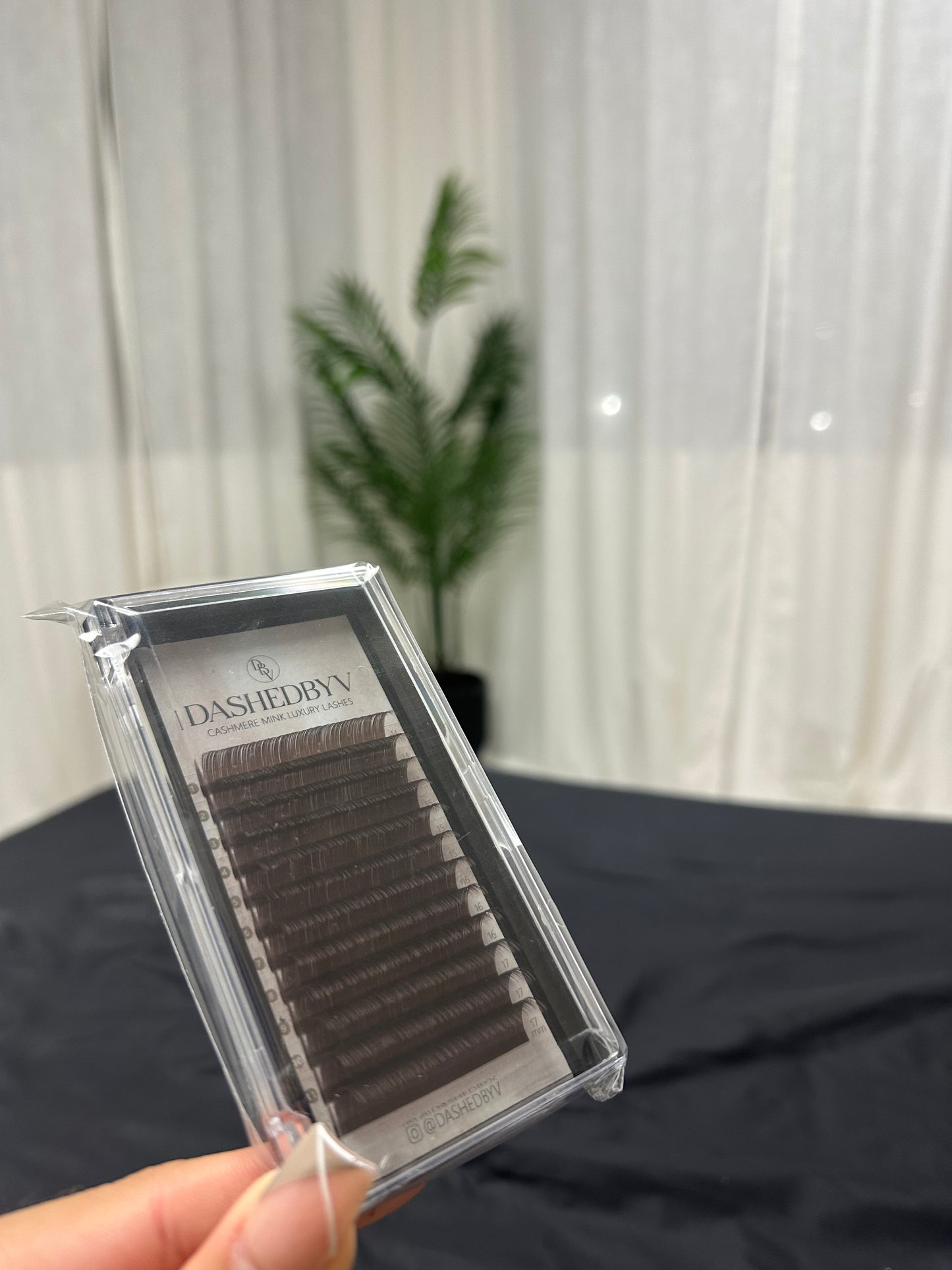 MOCHA DARK BROWN LASHES